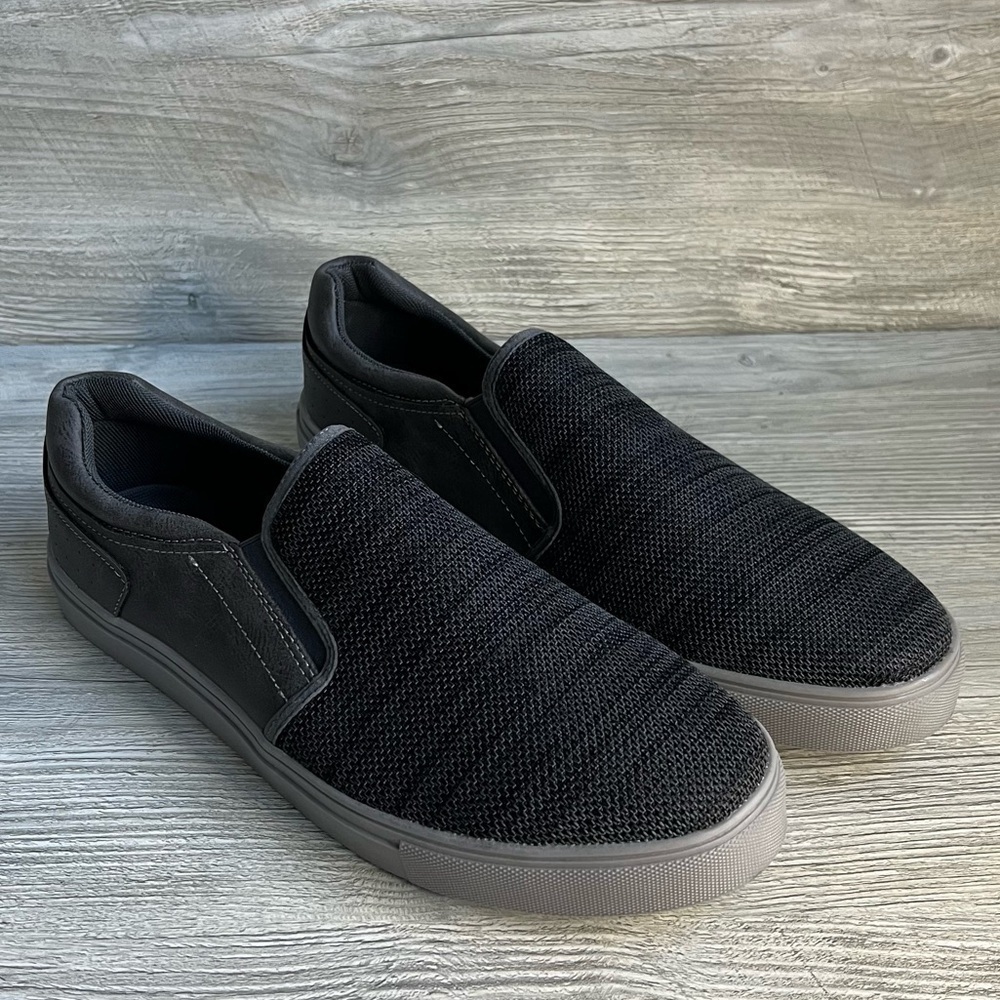 NWT mens Deer Stags Bryce slip on dark grey/black canvas sneakers size 13